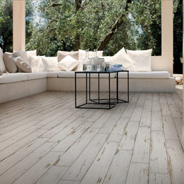 outdoor flooring dubai